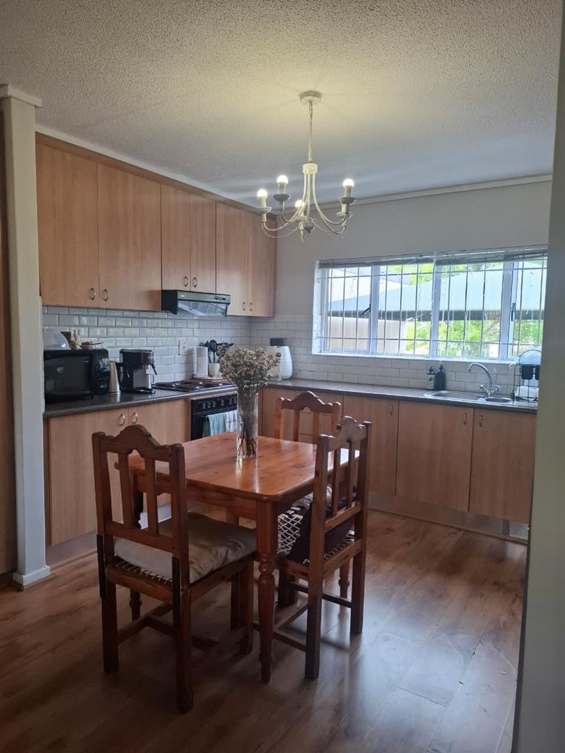 3 Bedroom Property for Sale in Onder Papegaaiberg Western Cape